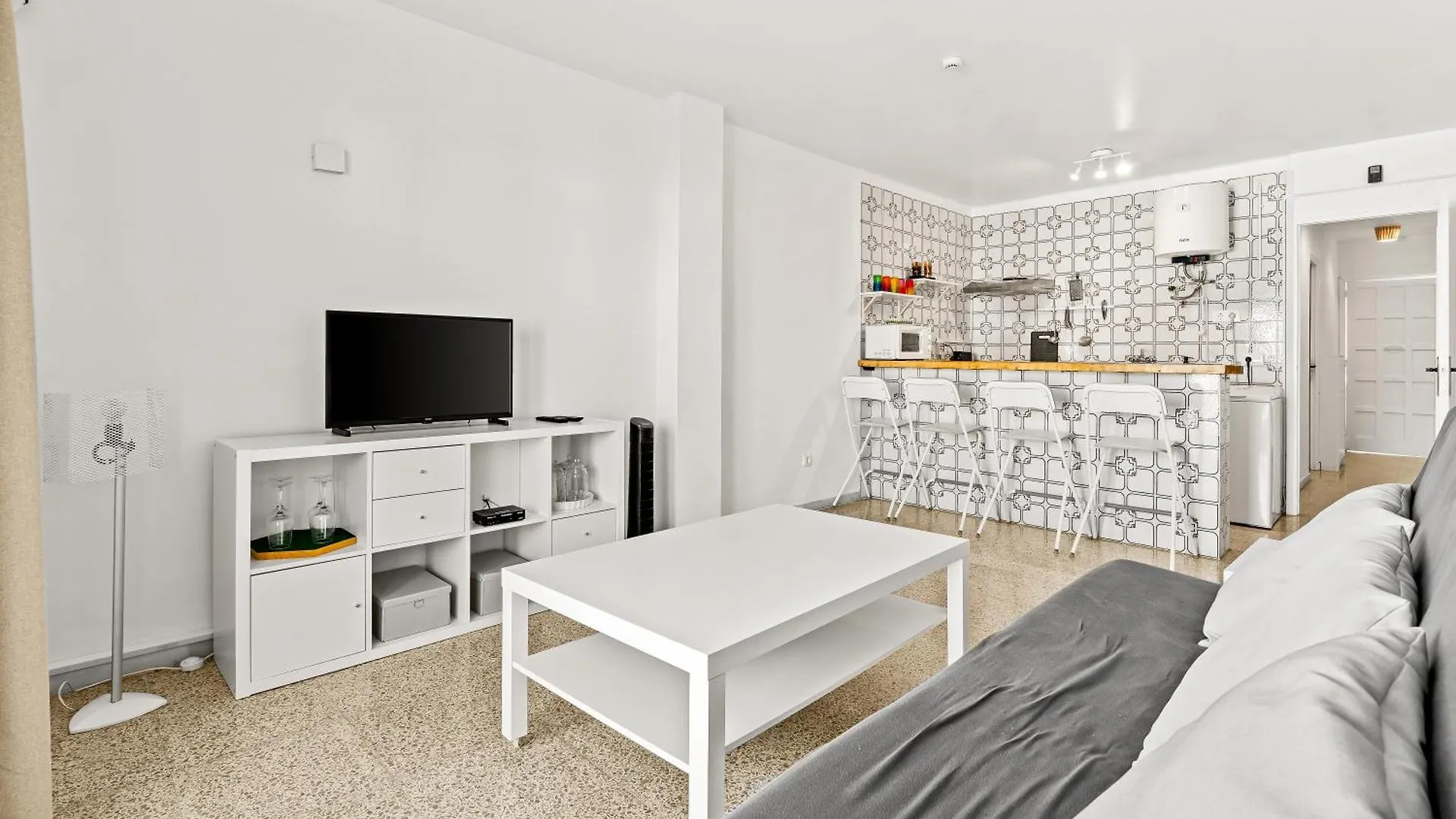 Apartamento Con Terraza Frente Al Canal Empuriabrava Spain