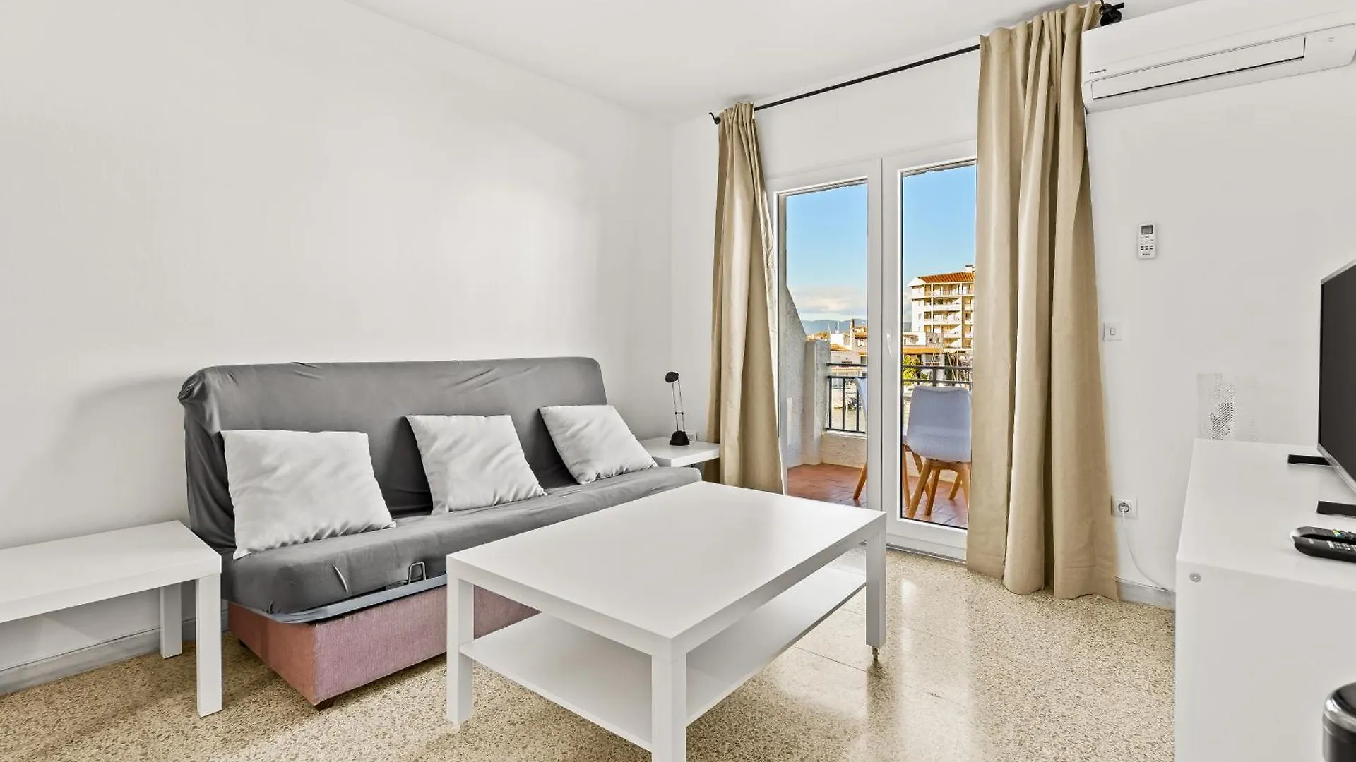 Apartamento Con Terraza Frente Al Canal Empuriabrava Apartment