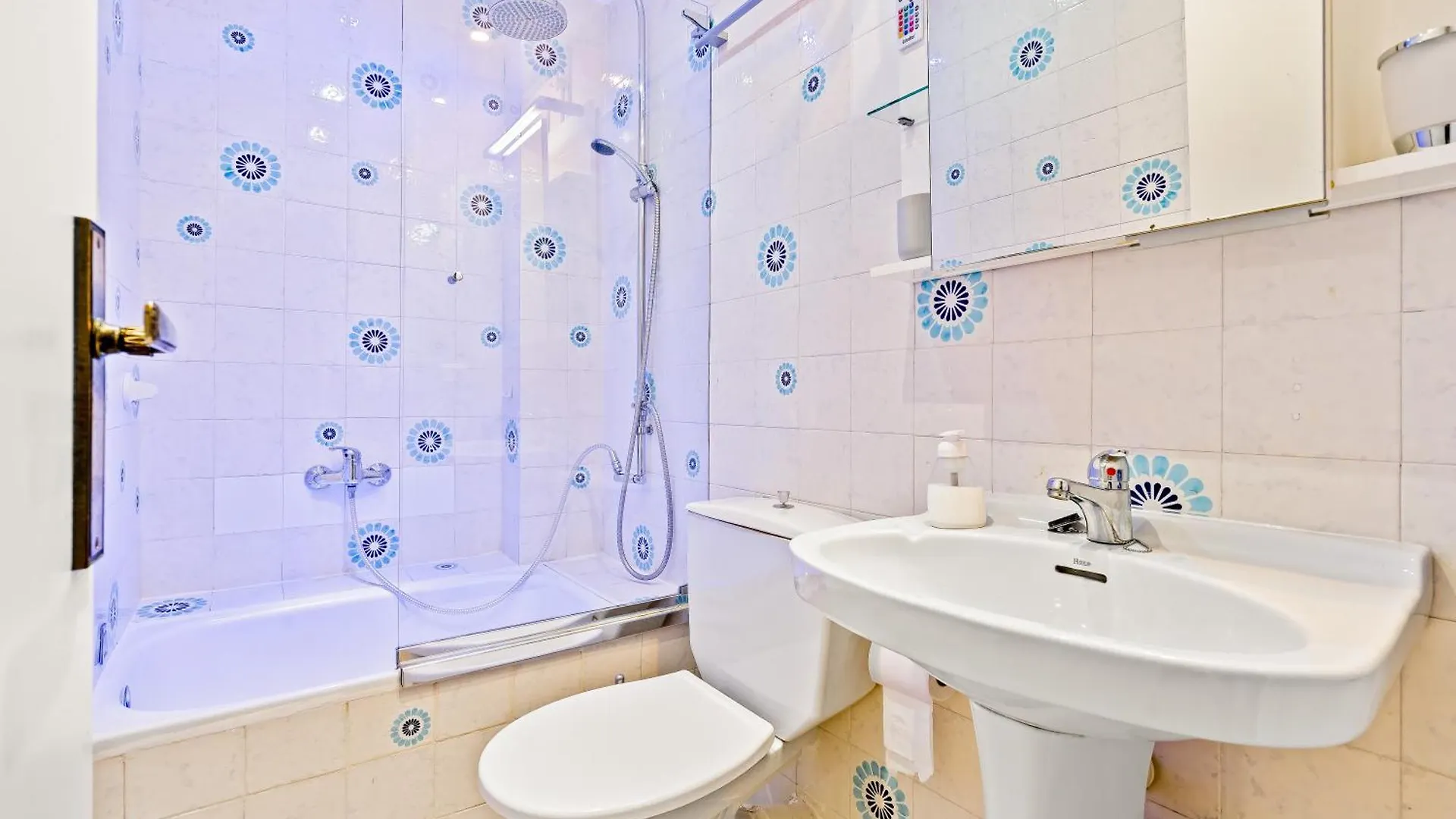 Apartamento Con Terraza Frente Al Canal Empuriabrava