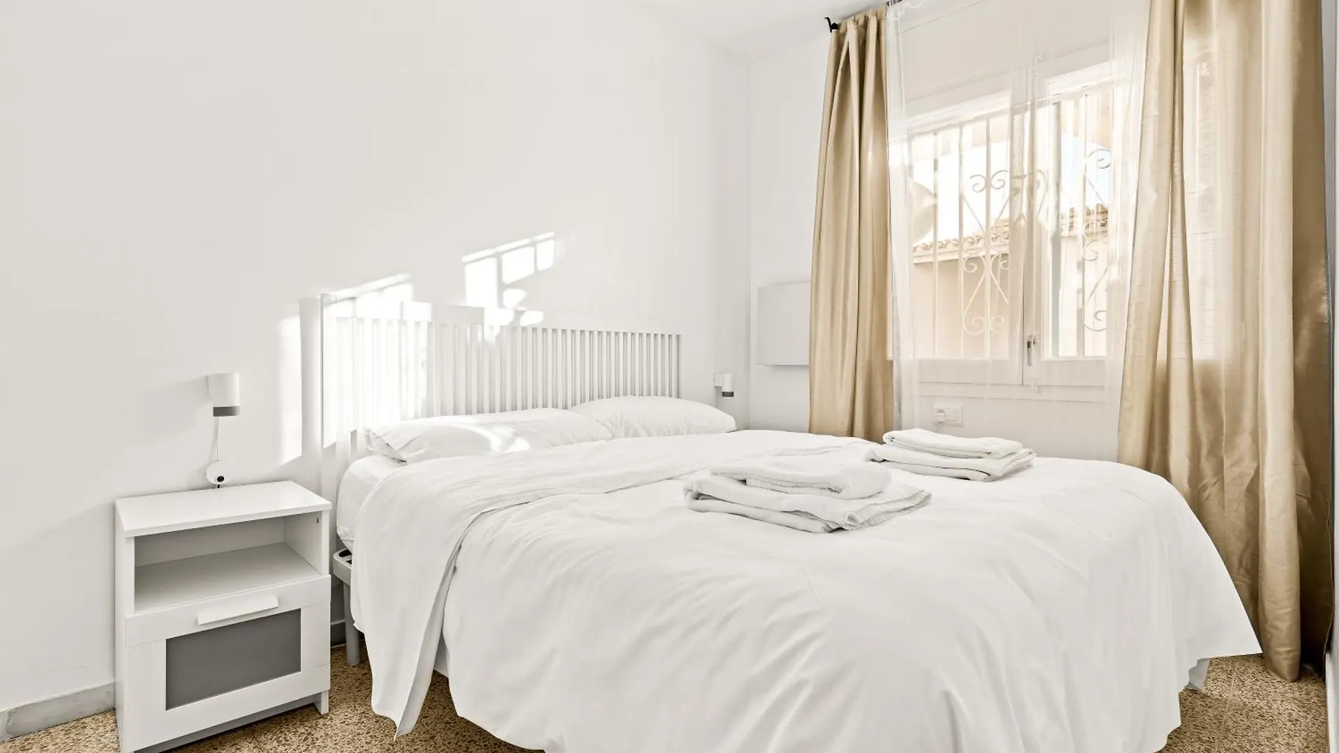 Apartamento Con Terraza Frente Al Canal Empuriabrava 0*,